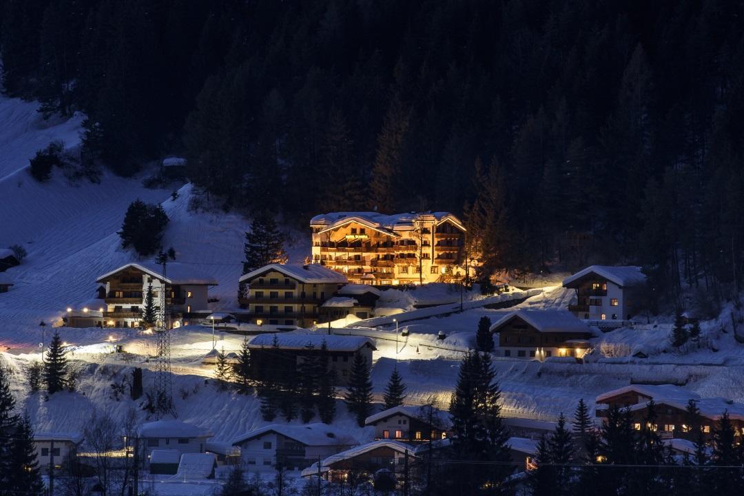 Hotel Olympia Pettneu am Arlberg Extérieur photo