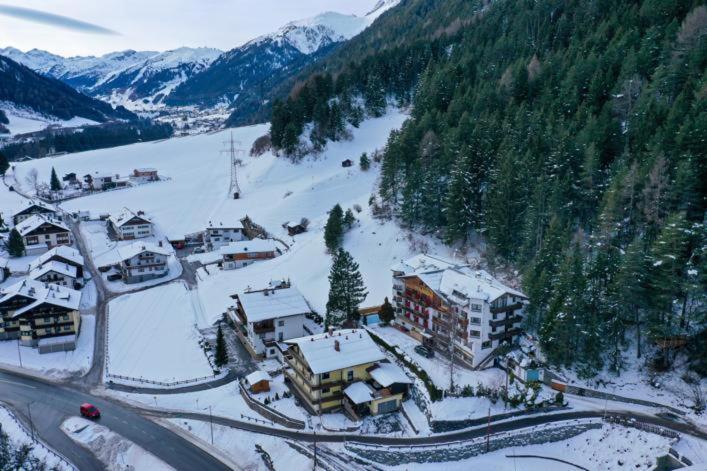 Hotel Olympia Pettneu am Arlberg Extérieur photo